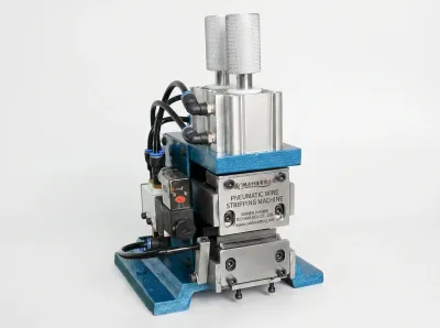 Vertikal Pneumatisk Trådavskärmningsmaskin för AWG#18-32#