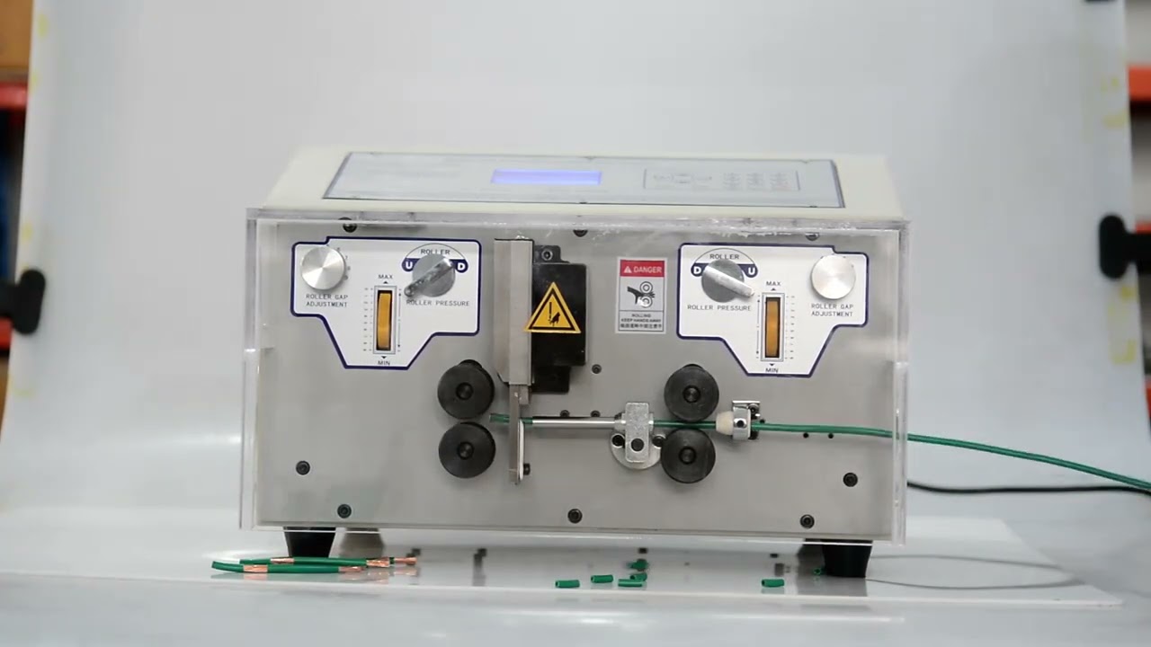 Automatisk trådavskalningsmaskin SWT-508 – Pekskärm, 0,1–8 mm², Computerstyrd kabelavskalare